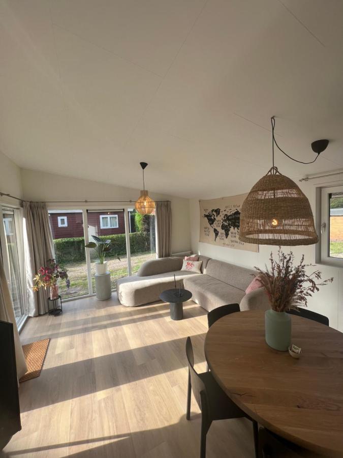 Vakantiehuisje Zeegeluk Vlakbij De Kust Sint Maartensvlotbrug Exterior photo